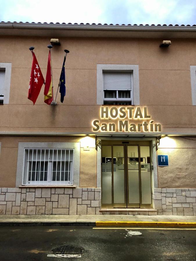 Hostal San Martin San Martin De La Vega Bagian luar foto